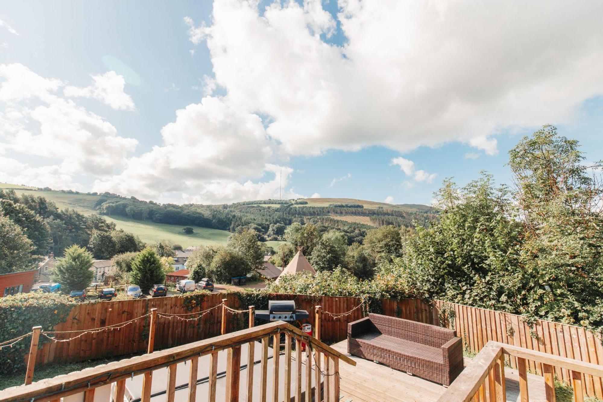 Herons Lake Retreat Hot Tub Lodges Caerwys Zimmer foto